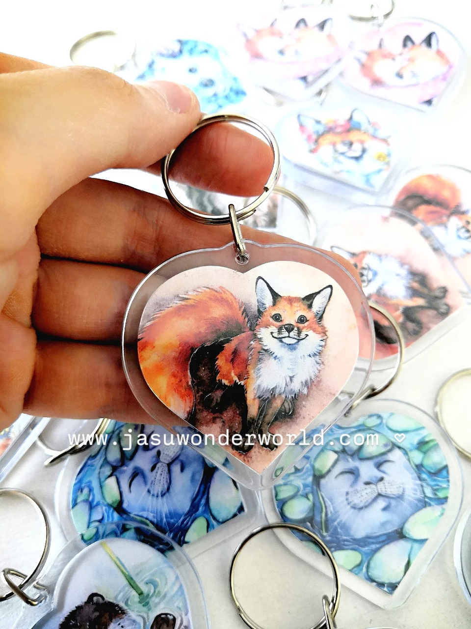 Keychains for Animecon this weekend (in Jyväskylä) ✨ a couple of new fox keychains are in there as well 👀